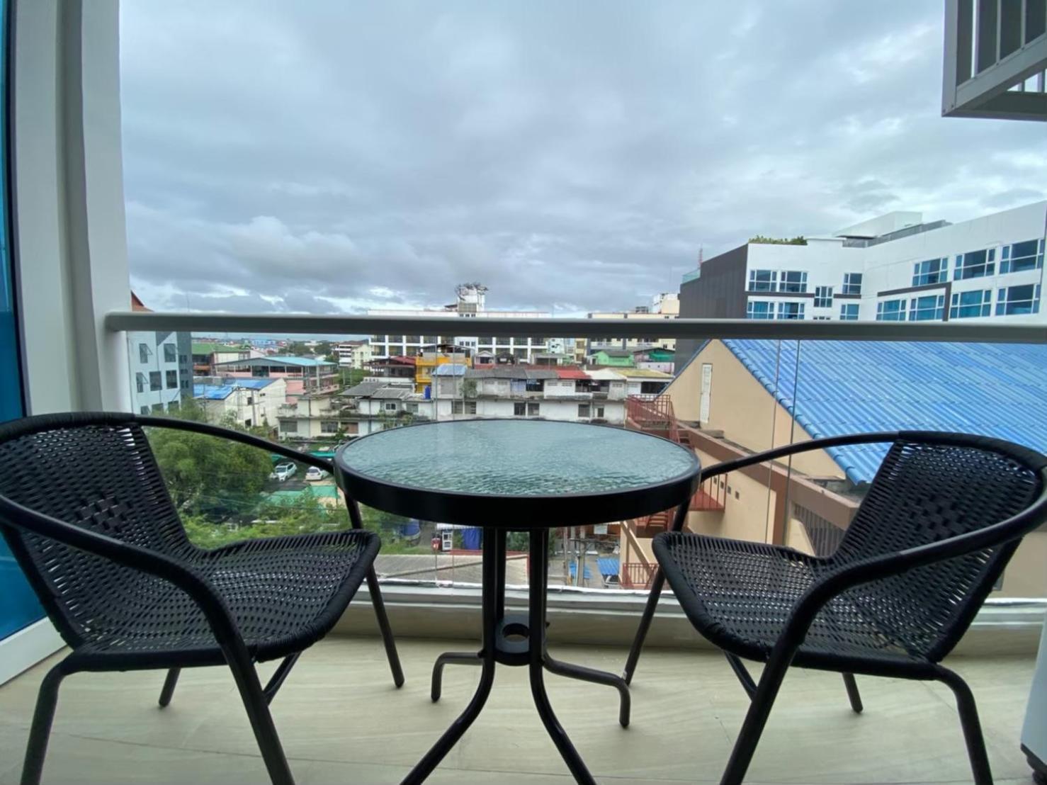 Grand Avenue Suites X Monthstayz Thailand Pattaya Buitenkant foto