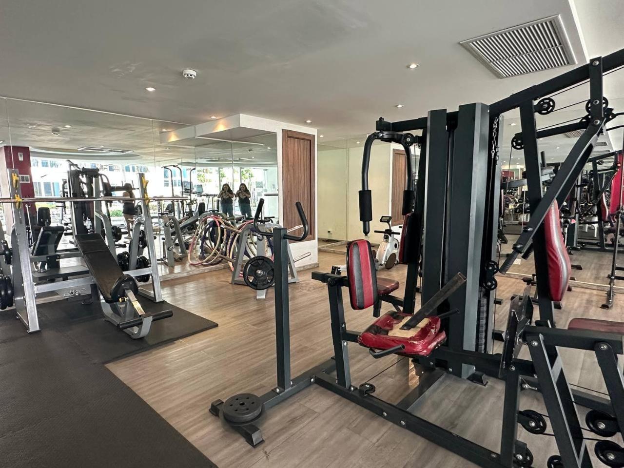 Grand Avenue Suites X Monthstayz Thailand Pattaya Buitenkant foto