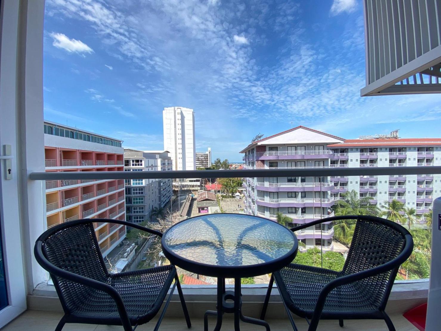Grand Avenue Suites X Monthstayz Thailand Pattaya Buitenkant foto